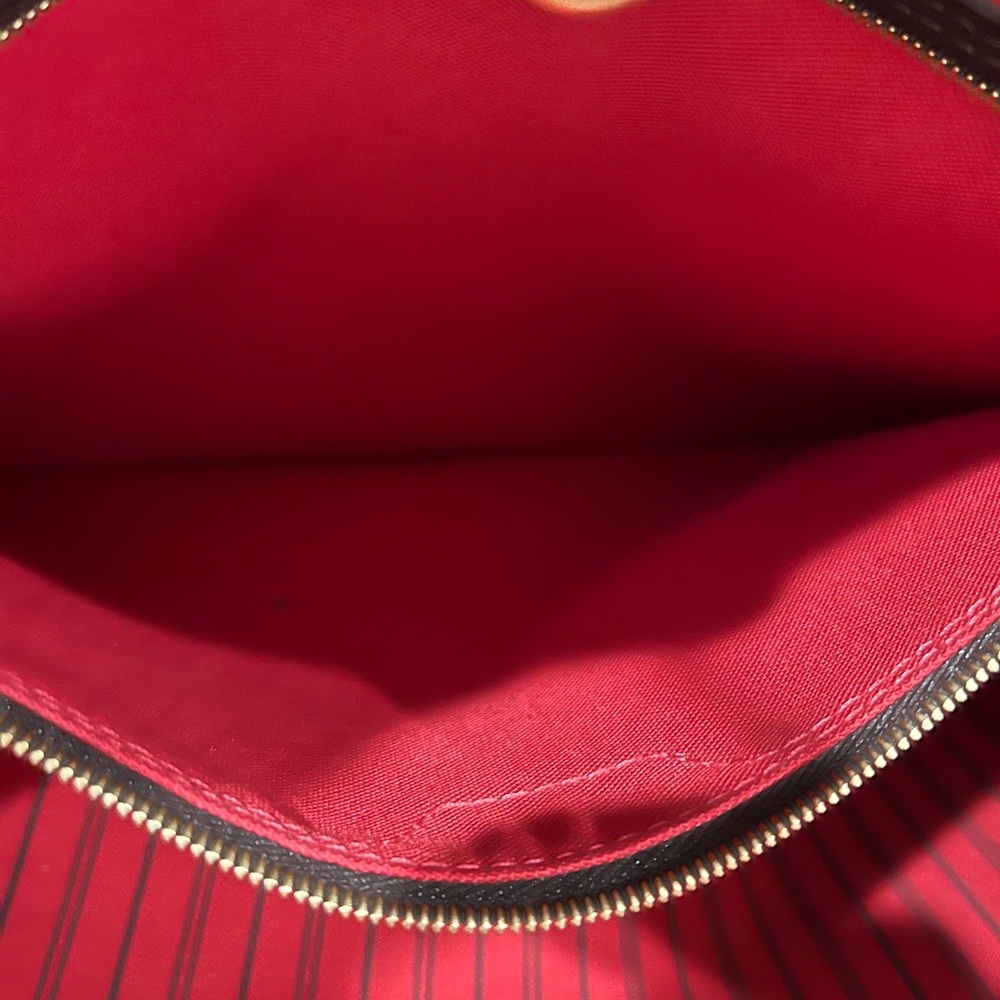 Louis Vuitton GM never full - Picture 6 of 13